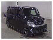 2016 HONDA N-BOX CUSTOM