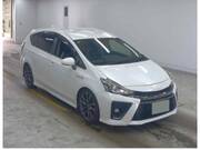 2015 TOYOTA PRIUS ALPHA