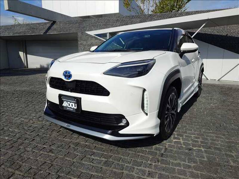 -YARIS CROSS