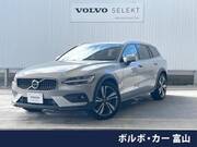 2022 VOLVO V60