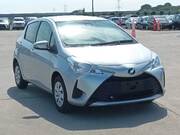 2017 TOYOTA VITZ F