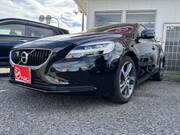 2018 VOLVO V40