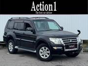 2015 MITSUBISHI PAJERO