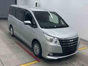 2015 TOYOTA NOAH