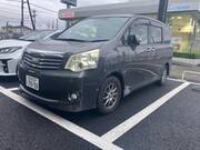 2010 TOYOTA NOAH