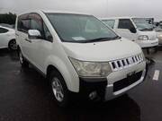2010 MITSUBISHI DELICA D5