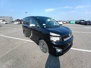 2010 TOYOTA VOXY