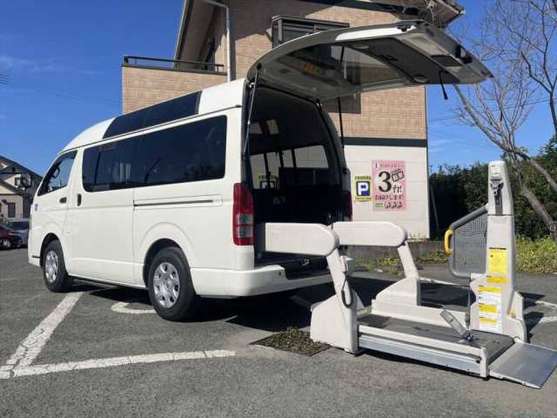-HIACE VAN