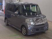 2017 HONDA N-BOX CUSTOM