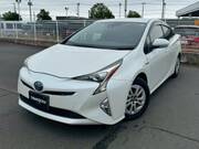 2017 TOYOTA PRIUS