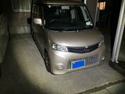 2011 NISSAN ROOX