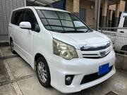 2010 TOYOTA NOAH