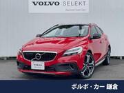 2018 VOLVO V40