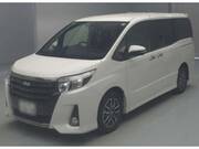 2017 TOYOTA NOAH