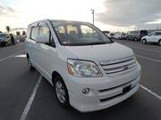 2004 TOYOTA NOAH X