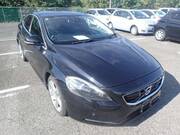 2014 VOLVO V40