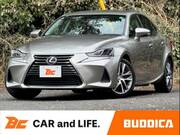 2017 LEXUS IS