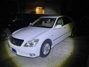 2004 TOYOTA CROWN ROYAL SALOON