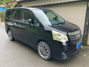 2010 TOYOTA NOAH