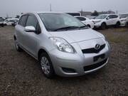 2010 TOYOTA VITZ F