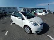 2010 TOYOTA VITZ F