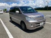 2003 TOYOTA NOAH