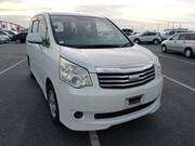 2011 TOYOTA NOAH X