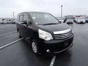 2013 TOYOTA NOAH X SPECIAL EDITION