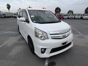 2012 TOYOTA NOAH SI