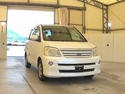 2005 TOYOTA NOAH X