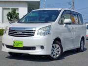 2013 TOYOTA NOAH