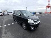 2012 TOYOTA VOXY