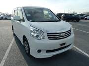2013 TOYOTA NOAH X SPECIAL EDITION