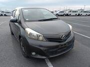 2011 TOYOTA VITZ F