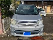 2005 TOYOTA NOAH