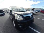2013 TOYOTA NOAH SI