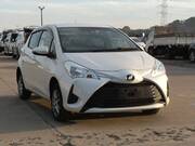2017 TOYOTA VITZ F