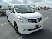 2011 TOYOTA NOAH X SMART EDITION