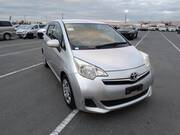 2011 TOYOTA RACTIS G