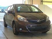 2014 TOYOTA VITZ F