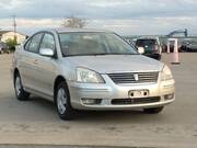 2004 TOYOTA PREMIO F