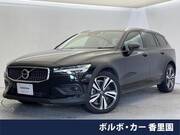 2022 VOLVO V60