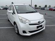 2013 TOYOTA RACTIS G