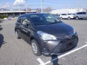 2017 TOYOTA VITZ F
