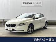 2018 VOLVO V40