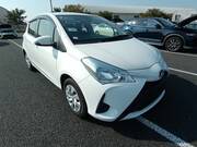 2019 TOYOTA VITZ F