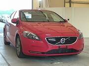 2015 VOLVO V40