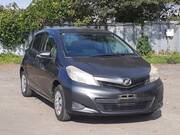 2011 TOYOTA VITZ F