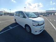 2013 TOYOTA VOXY X L EDITION