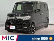 2017 HONDA N-BOX CUSTOM